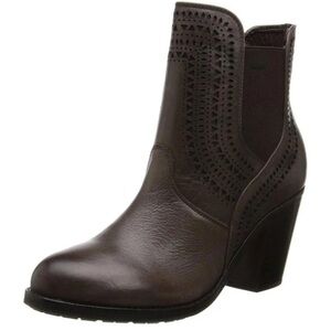 Ariat Women's Versant Leather Stacked Heel Ankle Boots